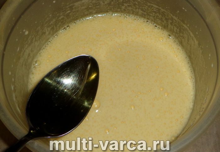 Пиріг із яблучним варенням