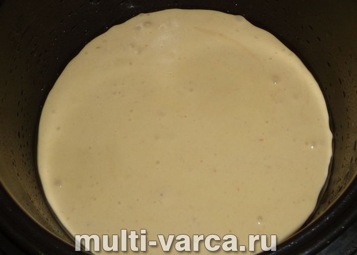 Пиріг із яблучним варенням