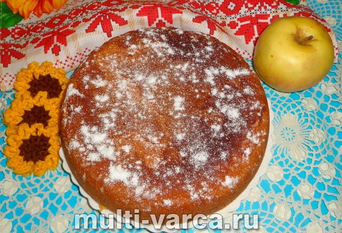 Пиріг із яблучним варенням