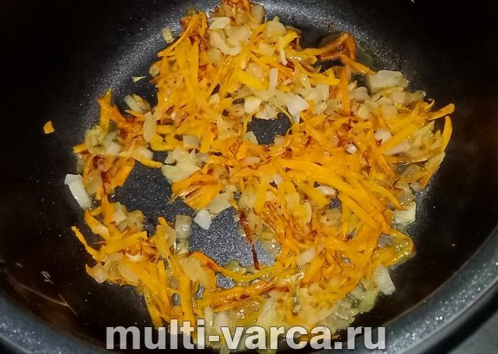 Плов із булгура зі свининою в мультиварці