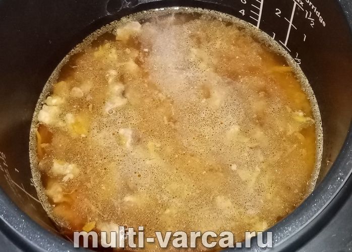 Плов із булгура зі свининою в мультиварці