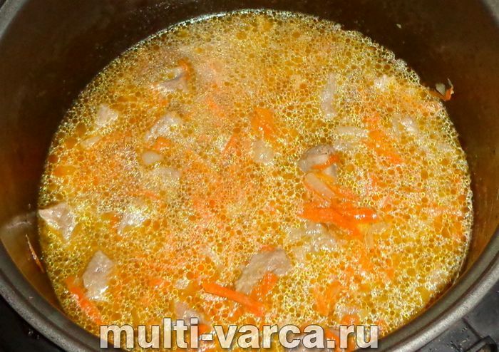 Плов із гречки з м'ясом у мультиварці