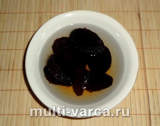 Рис із чорносливом у мультиварці
