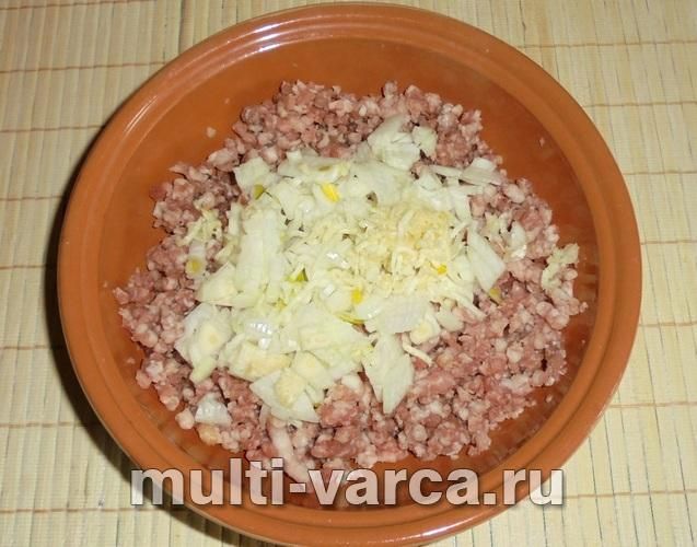 Рис із котлетами в мультиварці