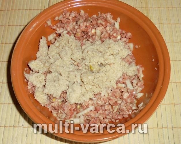 Рис із котлетами в мультиварці