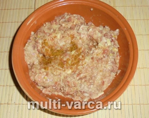 Рис із котлетами в мультиварці