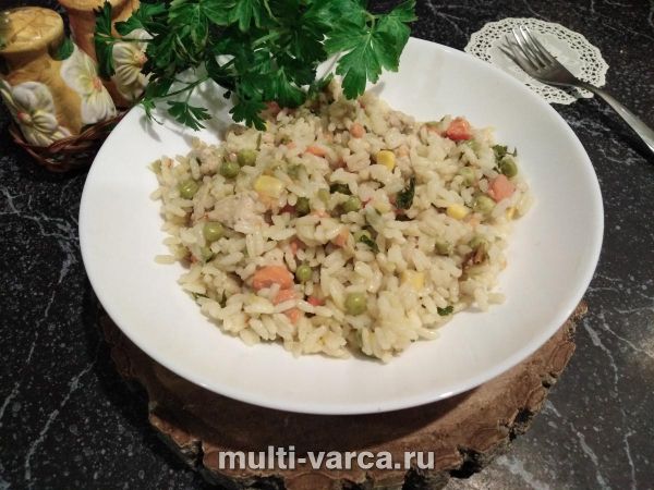 Рис з овочами та індичкою в мультиварці