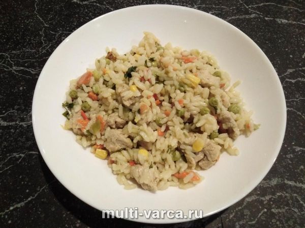 Рис з овочами та індичкою в мультиварці