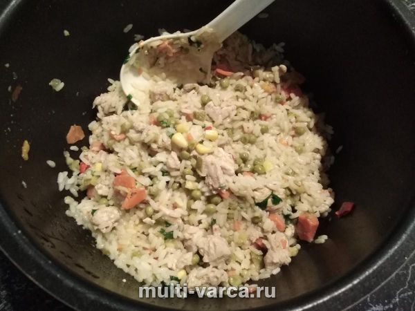 Рис з овочами та індичкою в мультиварці