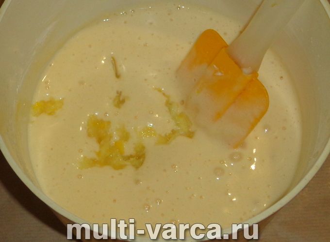 Шарлотка з лимоном у мультиварці