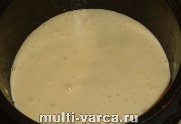 Шарлотка з лимоном у мультиварці