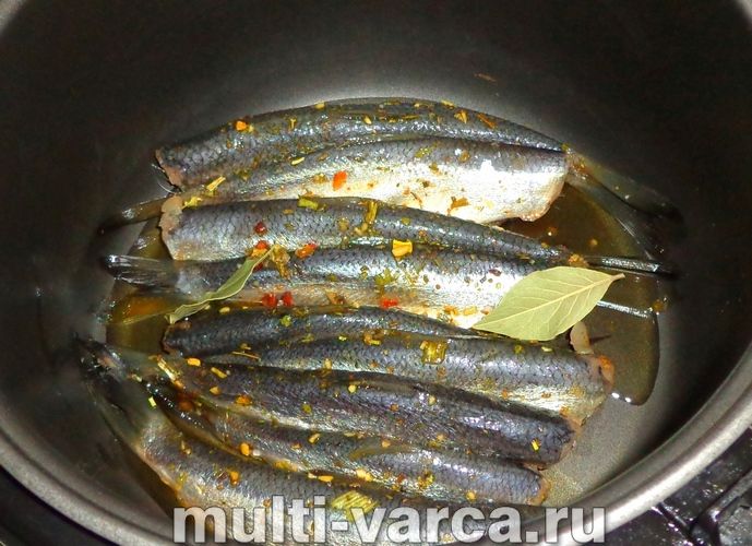 Шпроти із салаки в мультиварці