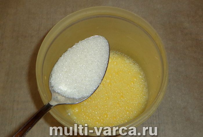 Сирна запіканка з абрикосами в мультиварці