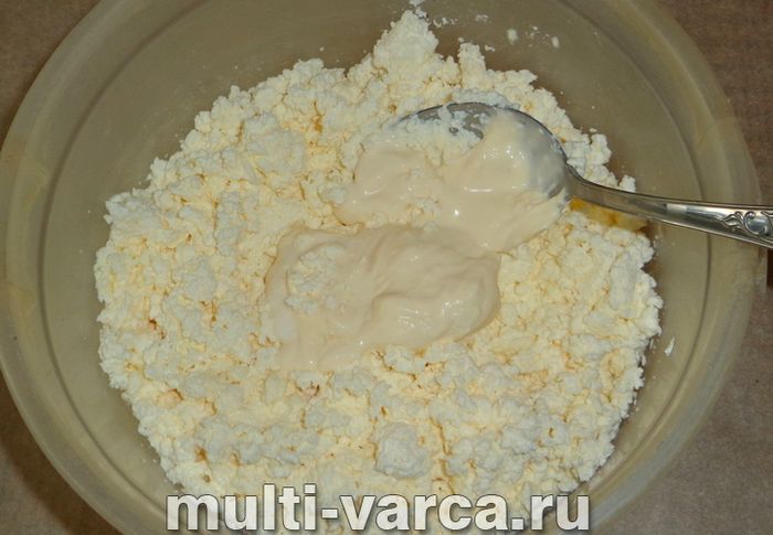 Сирна запіканка з абрикосами в мультиварці