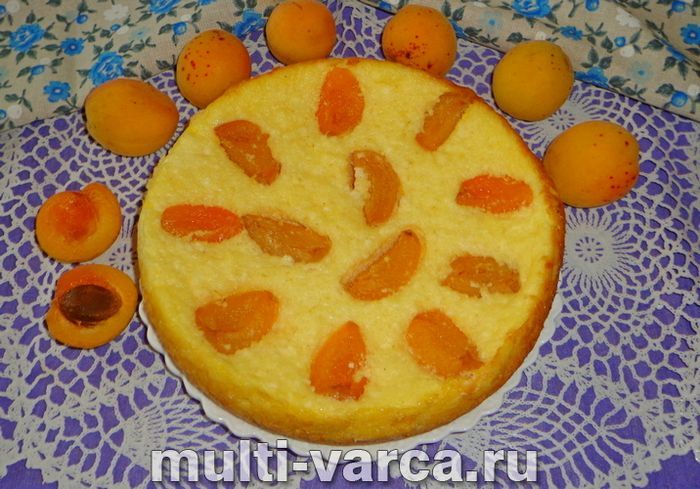 Сирна запіканка з абрикосами в мультиварці