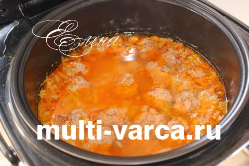 Смачний гречаний суп із фрикадельками в мультиварці
