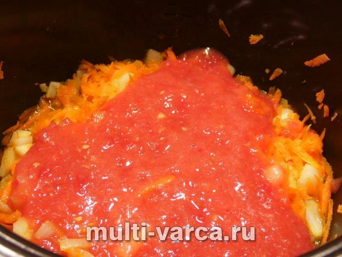 Тефтелі з курки та гарбуза в овочевому соусі