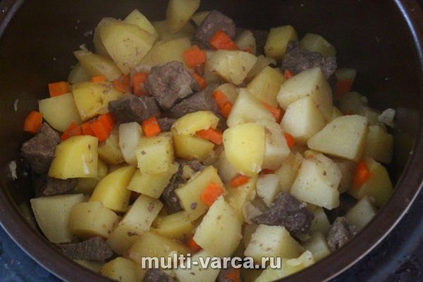 Тушкована картопля з печінкою