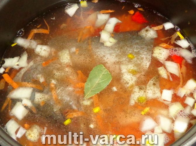 Уха з червоної риби з пшоном у мультиварці