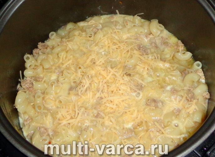 Запіканка з макаронів із фаршем і сиром у мультиварці