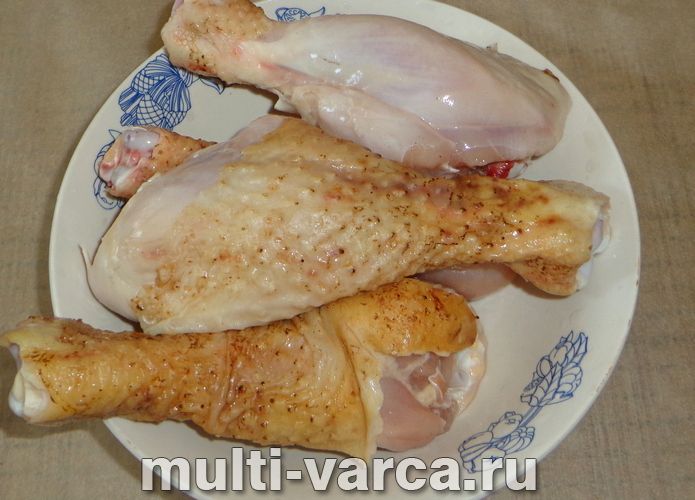 Курячі ніжки з макаронами в мультиварці